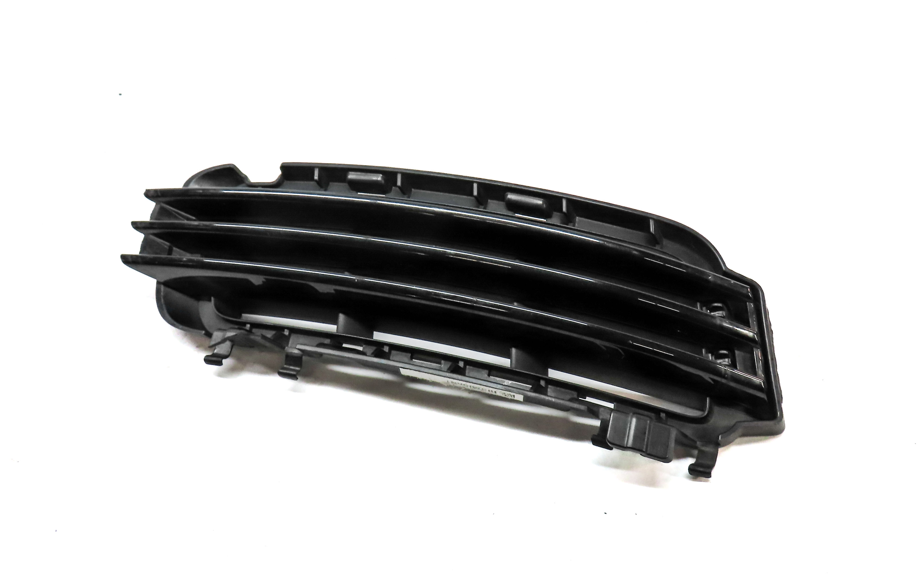 2016 LAND RANGE ROVER (L405) FRONT RIGHT PASSENGER LOWER BUMPER END GRILLE TRIM — exact item pictured